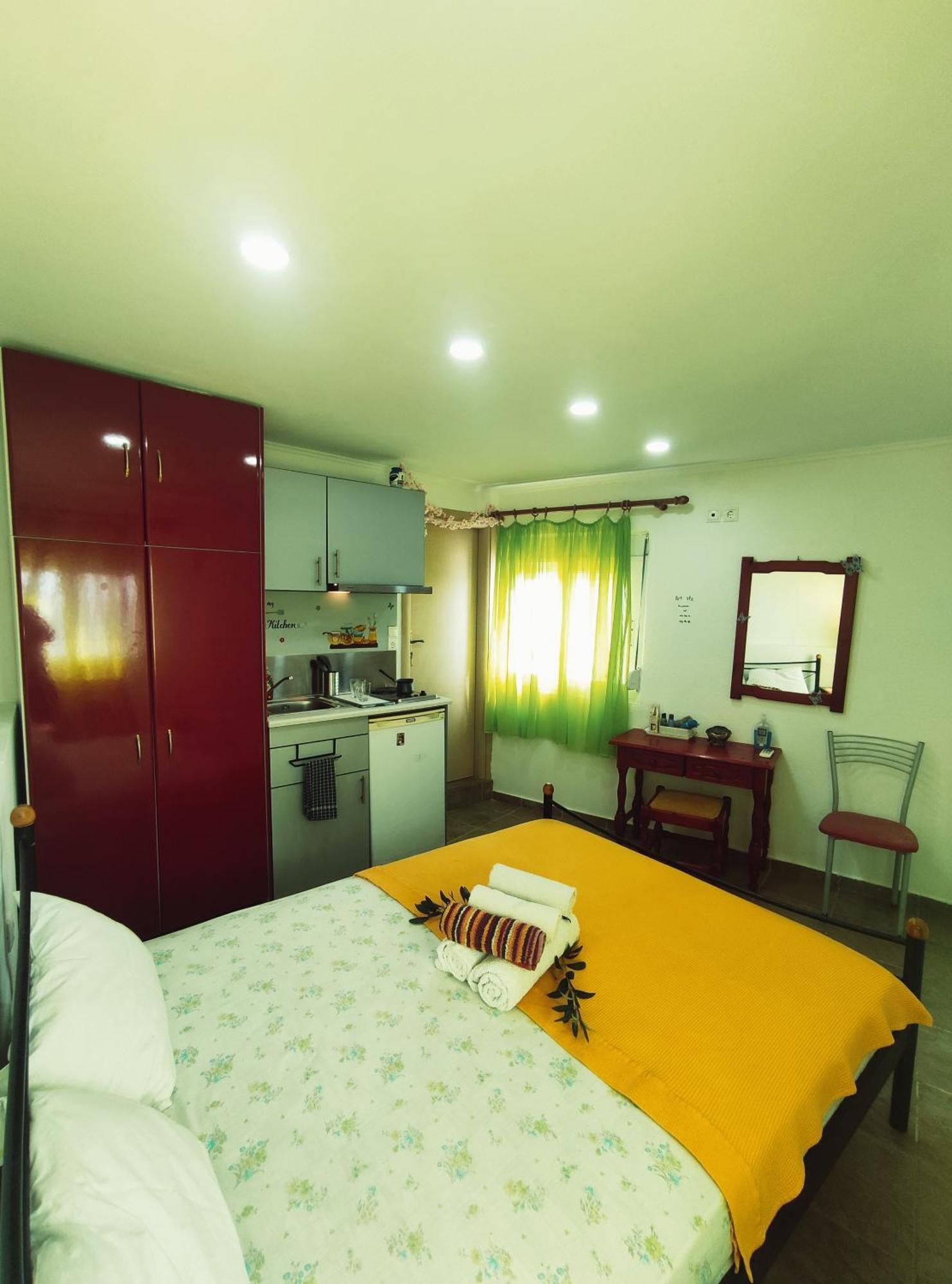 Rena'S Rooms Μελίντα Melinta Quarto foto