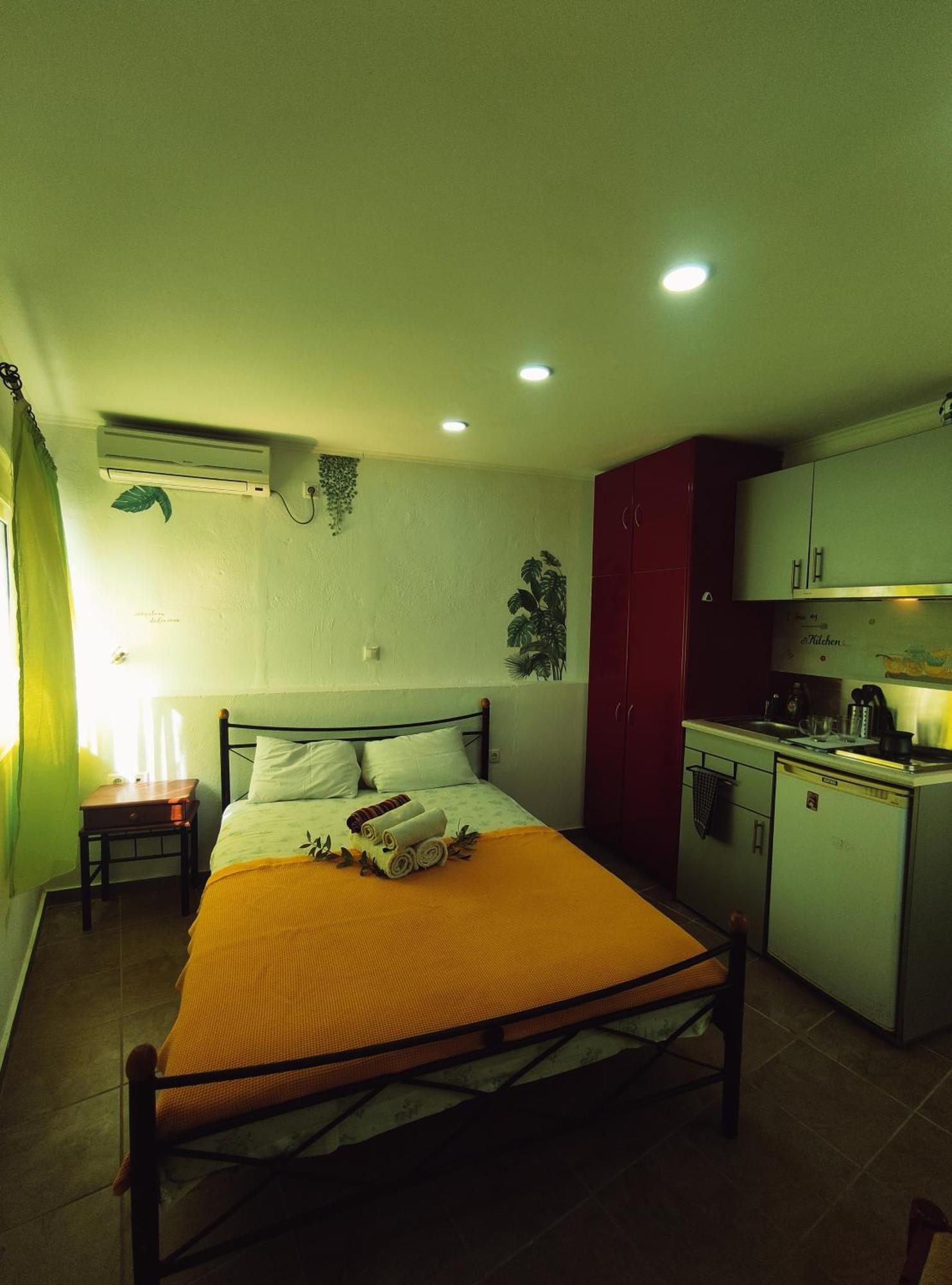 Rena'S Rooms Μελίντα Melinta Quarto foto